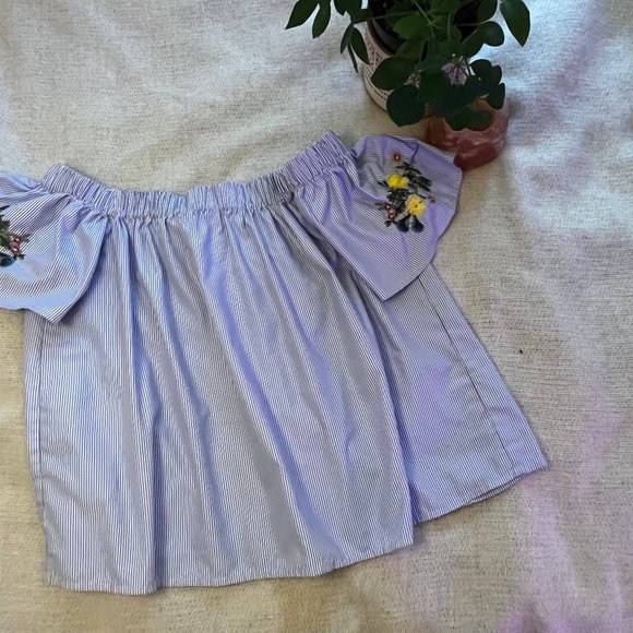 Be-You Ti-ful Stripped Embroiriy flower Shirt - Picture 1 of 4